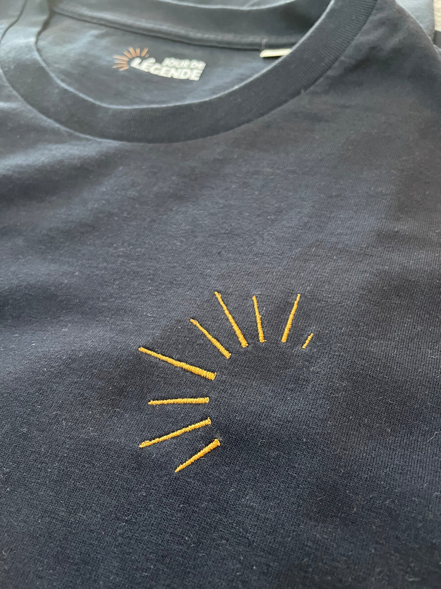 T-shirt unisexe - L'Éclat - Brodé